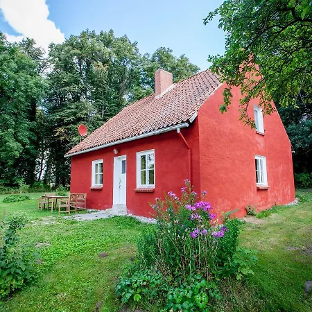 Das Waldhaus * Behren-Lubchin